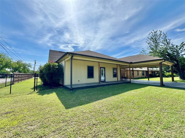 510 N Friou Street, Alvarado, TX 76009