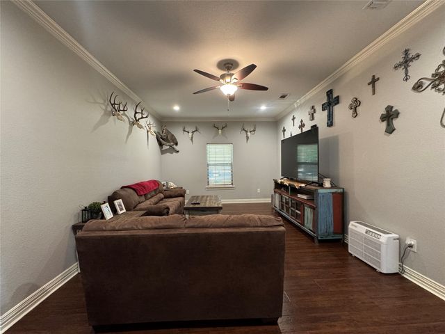 510 N Friou Street, Alvarado, TX 76009
