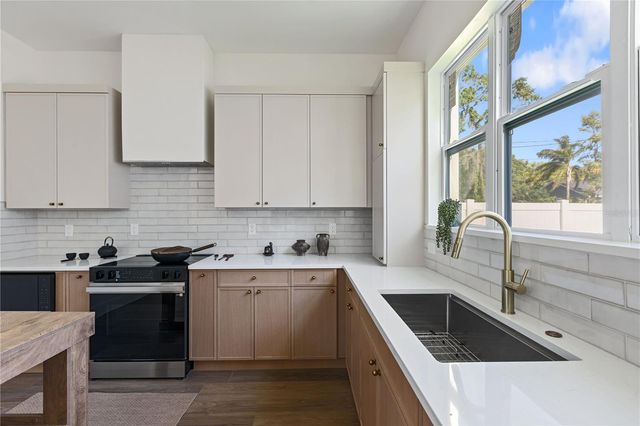 1517 ESCORT AVENUE, Tampa, FL 33610