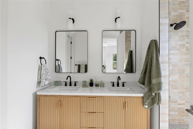 1517 ESCORT AVENUE, Tampa, FL 33610