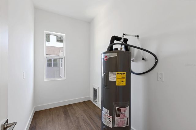 1517 ESCORT AVENUE, Tampa, FL 33610