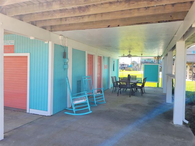 16606 John Davis RD, Jamaica Beach, TX 77554