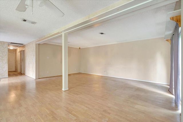 855 Silverpines Road, Houston, TX 77062