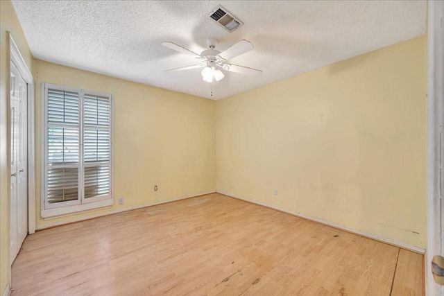 855 Silverpines Road, Houston, TX 77062