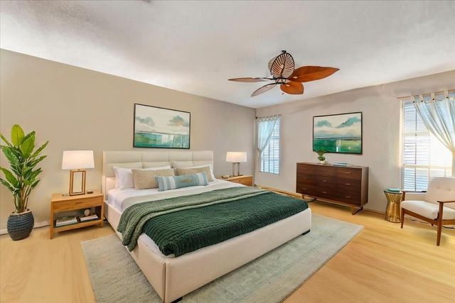 855 Silverpines Road, Houston, TX 77062