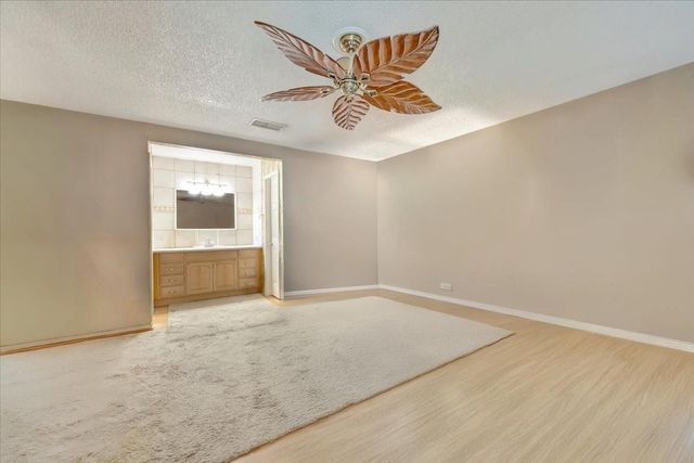 855 Silverpines Road, Houston, TX 77062