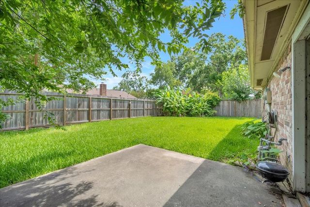 855 Silverpines Road, Houston, TX 77062