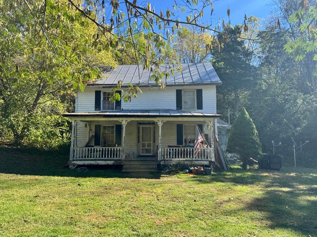 2836 Buffalo RD, Buchanan, VA 24066