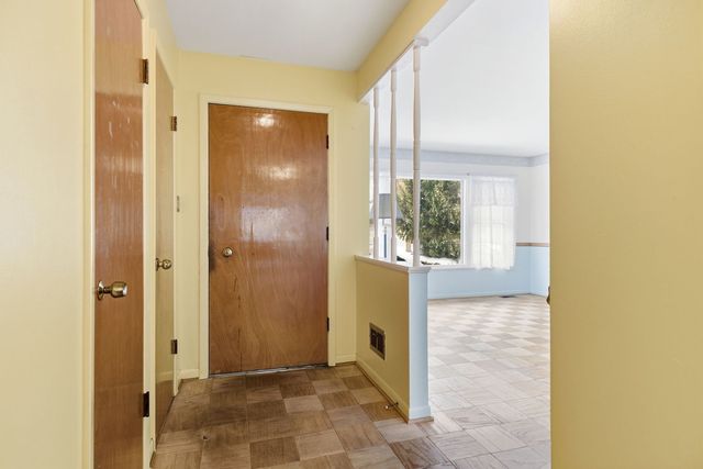 943 Oxford Street, Downers Grove, IL 60516