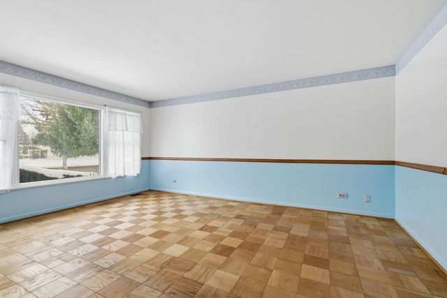 943 Oxford Street, Downers Grove, IL 60516