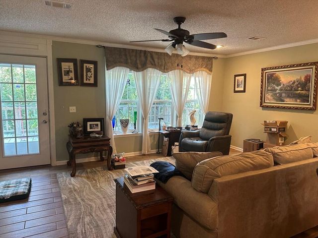 507 Tom Stockman Rd., Moselle, MS 39459