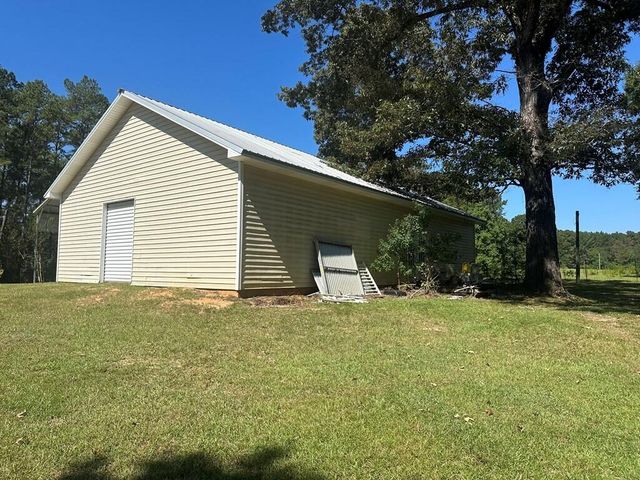 507 Tom Stockman Rd., Moselle, MS 39459