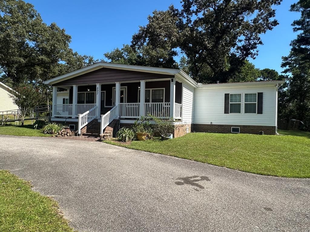 507 Tom Stockman Rd., Moselle, MS 39459