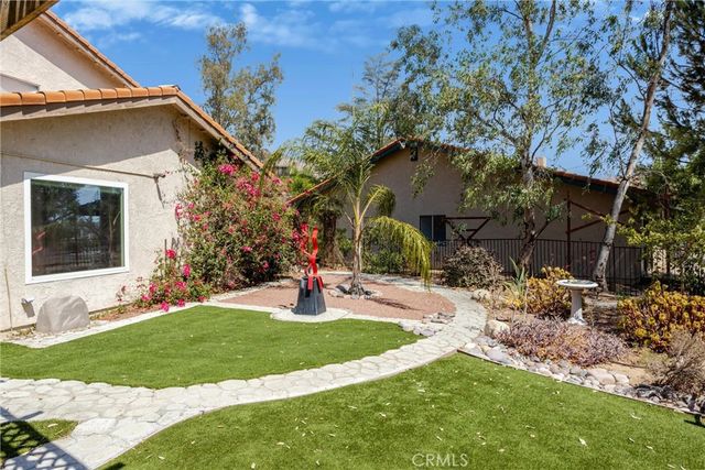 3094 Small Canyon, Highland, CA 92346