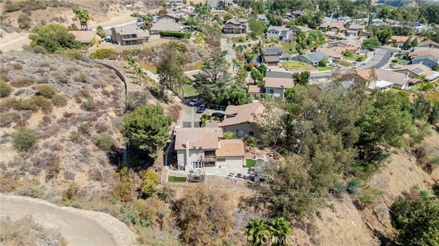 3094 Small Canyon, Highland, CA 92346