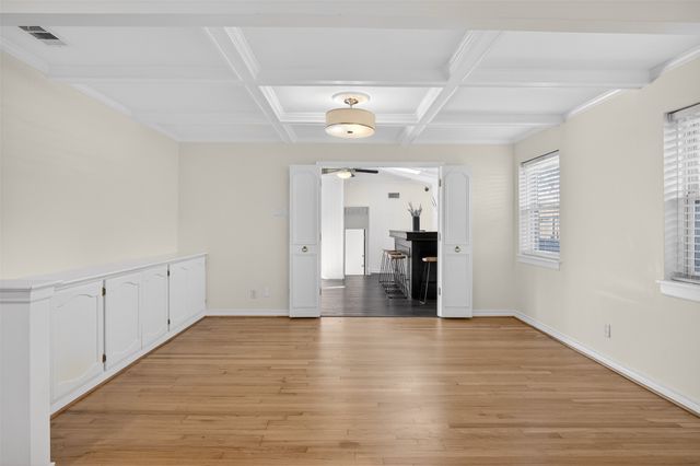 10329 Lake Gardens Drive, Dallas, TX 75218