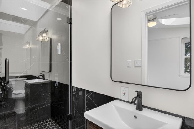 10329 Lake Gardens Drive, Dallas, TX 75218