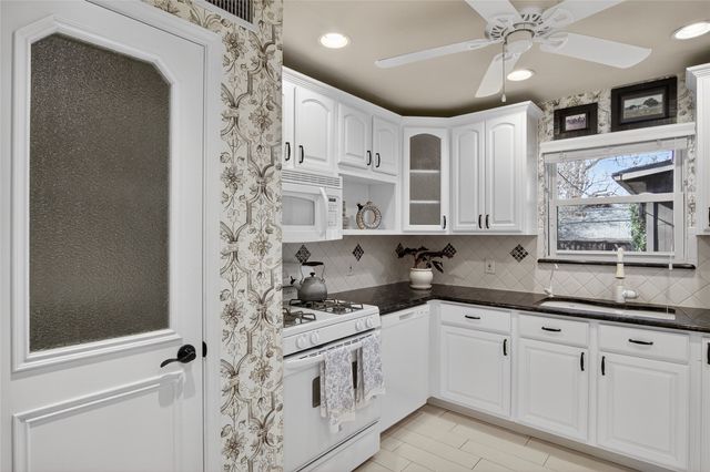 10329 Lake Gardens Drive, Dallas, TX 75218