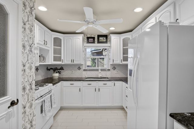 10329 Lake Gardens Drive, Dallas, TX 75218