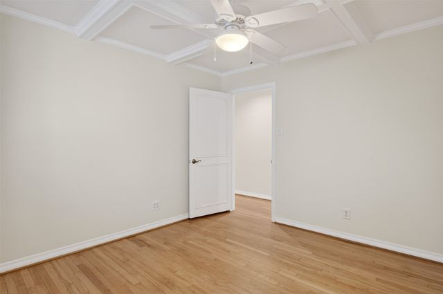 10329 Lake Gardens Drive, Dallas, TX 75218