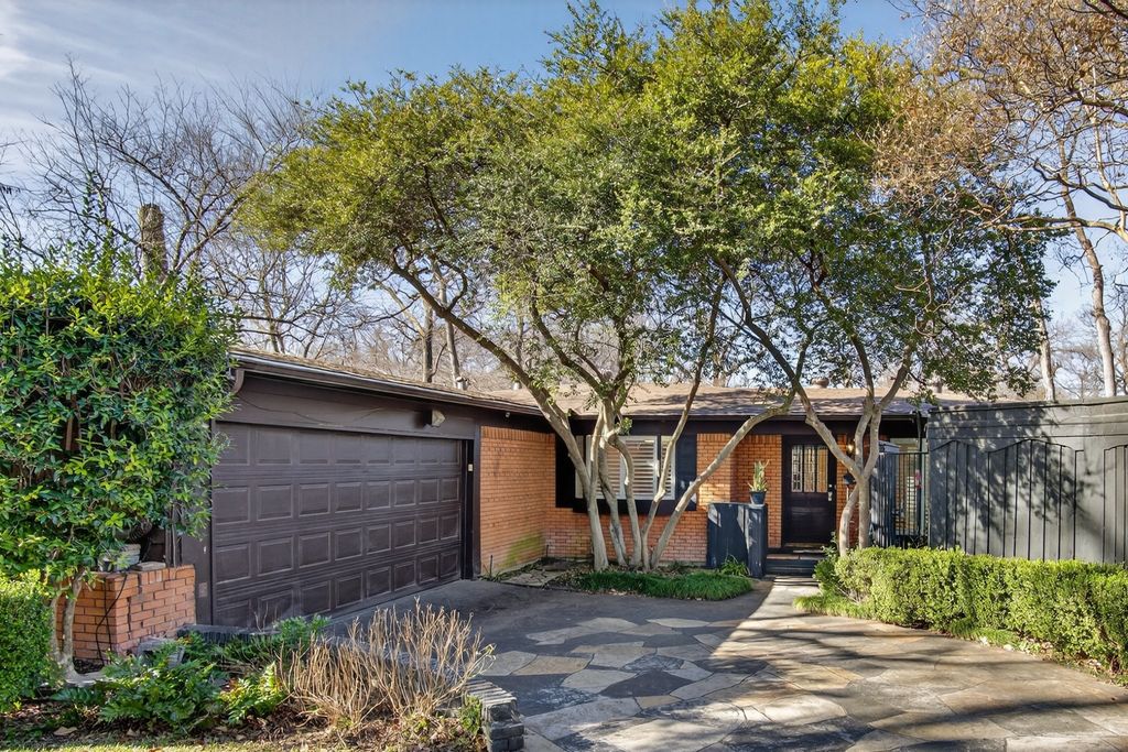 10329 Lake Gardens Drive, Dallas, TX 75218