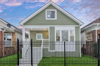 6513 S Mozart Street, Chicago, IL 60629