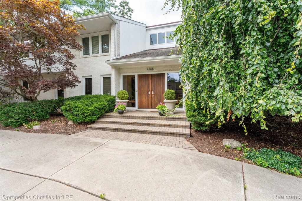 4768 Wendrick Drive, West Bloomfield Charter Township, MI 48323