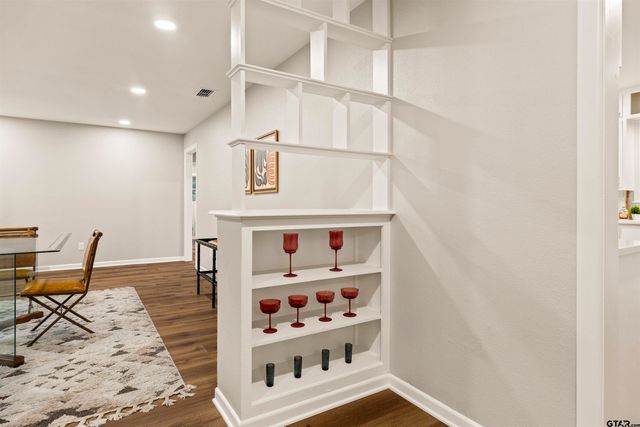 2913 Rollingwood Dr, Tyler, TX 75701