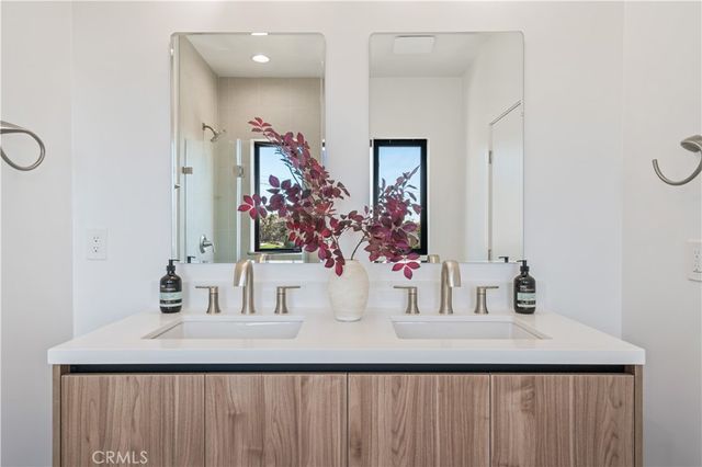 908 N Gage Avenue, Los Angeles, CA 90063