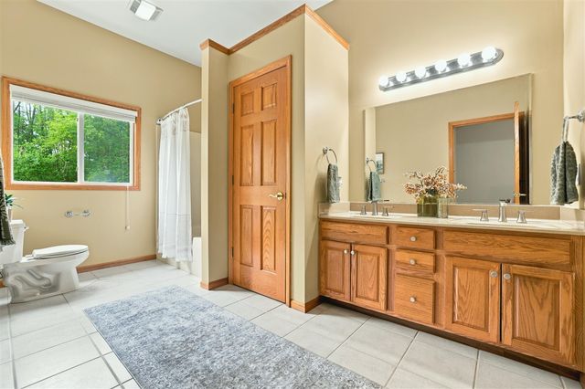 460 Buckshot Drive, Grandville, MI 49418