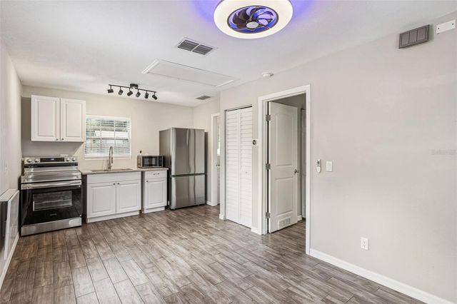 1911 CANTON STREET, Orlando, FL 32803