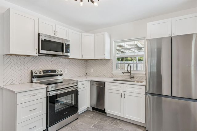 1911 CANTON STREET, Orlando, FL 32803