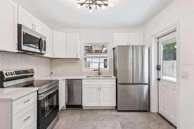 1911 CANTON STREET, Orlando, FL 32803