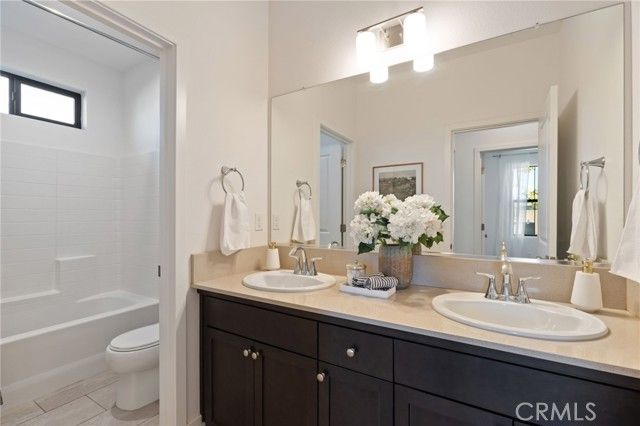 1022 Moonrise, Madera, CA 93636