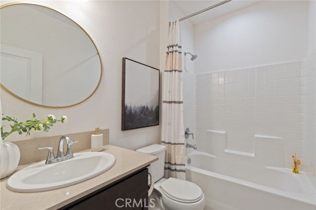 1022 Moonrise, Madera, CA 93636