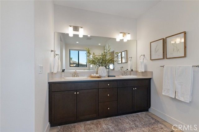 1022 Moonrise, Madera, CA 93636