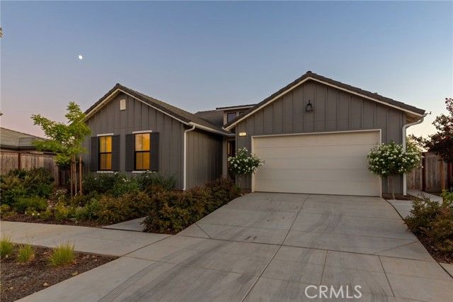1022 Moonrise, Madera, CA 93636