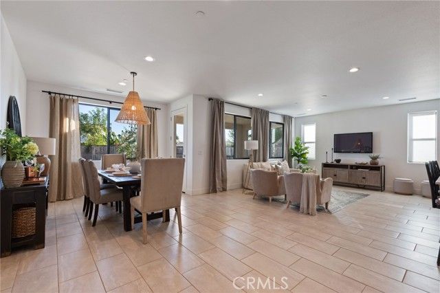 1022 Moonrise, Madera, CA 93636