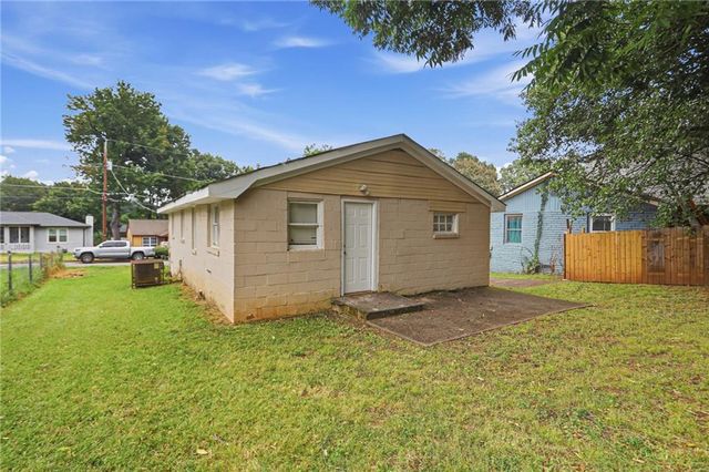620 Gibbons Drive, Scottdale, GA 30079