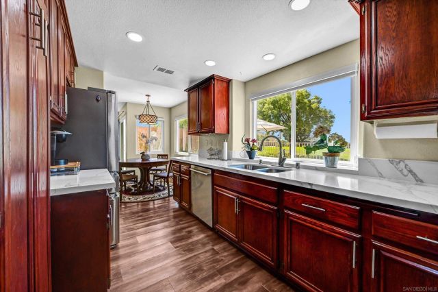 3227 San Tomas Dr, Oceanside, CA 92056