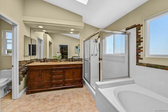 3227 San Tomas Dr, Oceanside, CA 92056