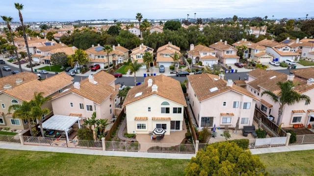 3227 San Tomas Dr, Oceanside, CA 92056