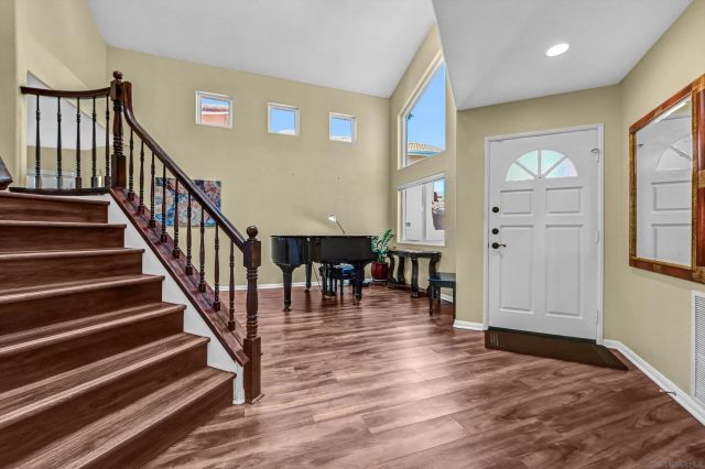 3227 San Tomas Dr, Oceanside, CA 92056