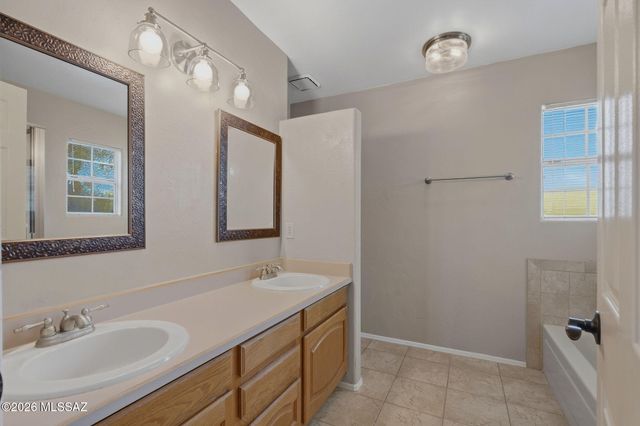 3049 N Palomino Park Loop, Tucson, AZ 85712