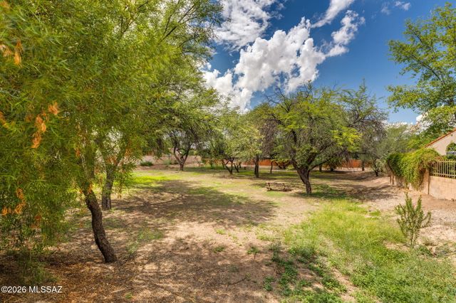 3049 N Palomino Park Loop, Tucson, AZ 85712