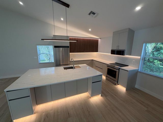 2325 NW 101st Way, Coral Springs, FL 33065