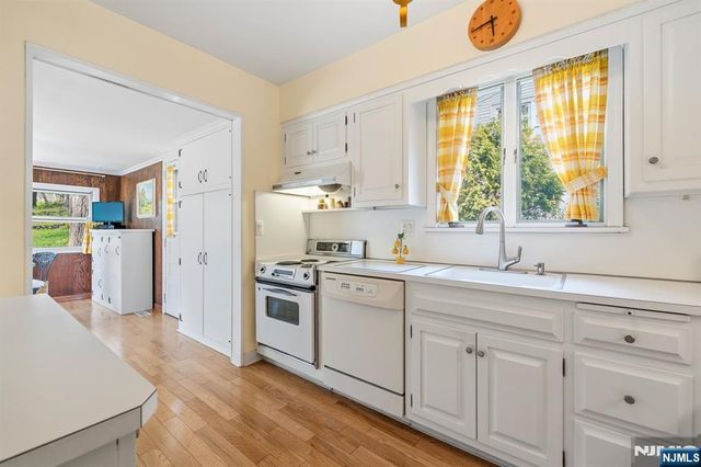 46 Kenmore Place, Glen Rock, NJ 07452