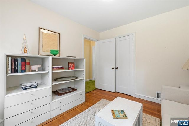 46 Kenmore Place, Glen Rock, NJ 07452
