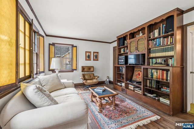 46 Kenmore Place, Glen Rock, NJ 07452