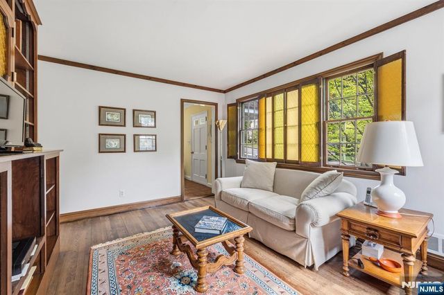 46 Kenmore Place, Glen Rock, NJ 07452